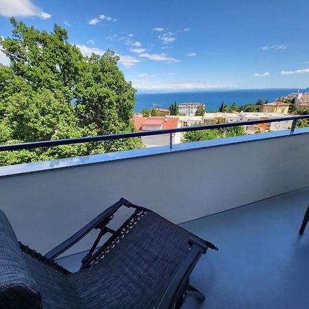 Apartment With Direct Sea View, Free Parking And Close To Beaches And Promenade Lovran Exteriér fotografie