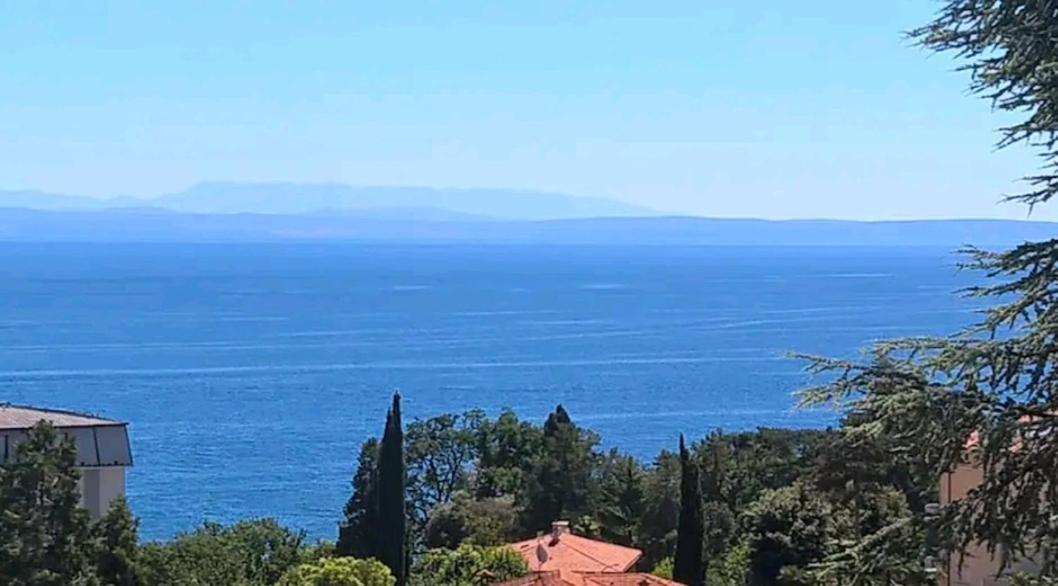 Apartment With Direct Sea View, Free Parking And Close To Beaches And Promenade Lovran Exteriér fotografie