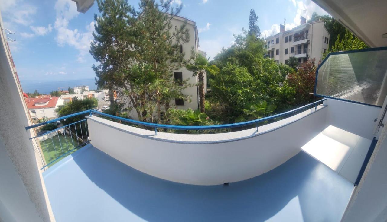 Apartment With Direct Sea View, Free Parking And Close To Beaches And Promenade Lovran Exteriér fotografie