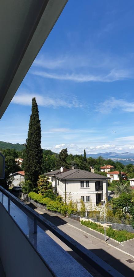 Apartment With Direct Sea View, Free Parking And Close To Beaches And Promenade Lovran Exteriér fotografie