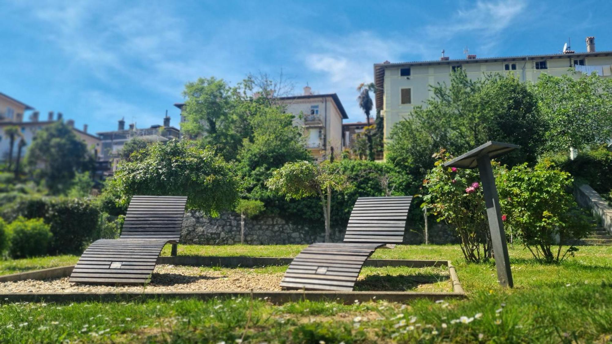 Apartment With Direct Sea View, Free Parking And Close To Beaches And Promenade Lovran Exteriér fotografie